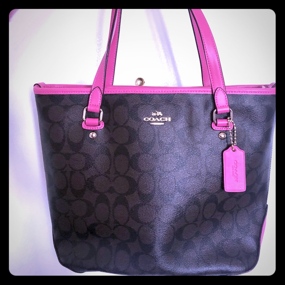 Coach F23867 Signature Zip Top Tote